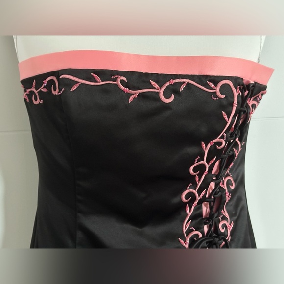 Zum Zum by Niki Livas: Strapless Formal Dress- Size 9/10 - Picture 5 of 12